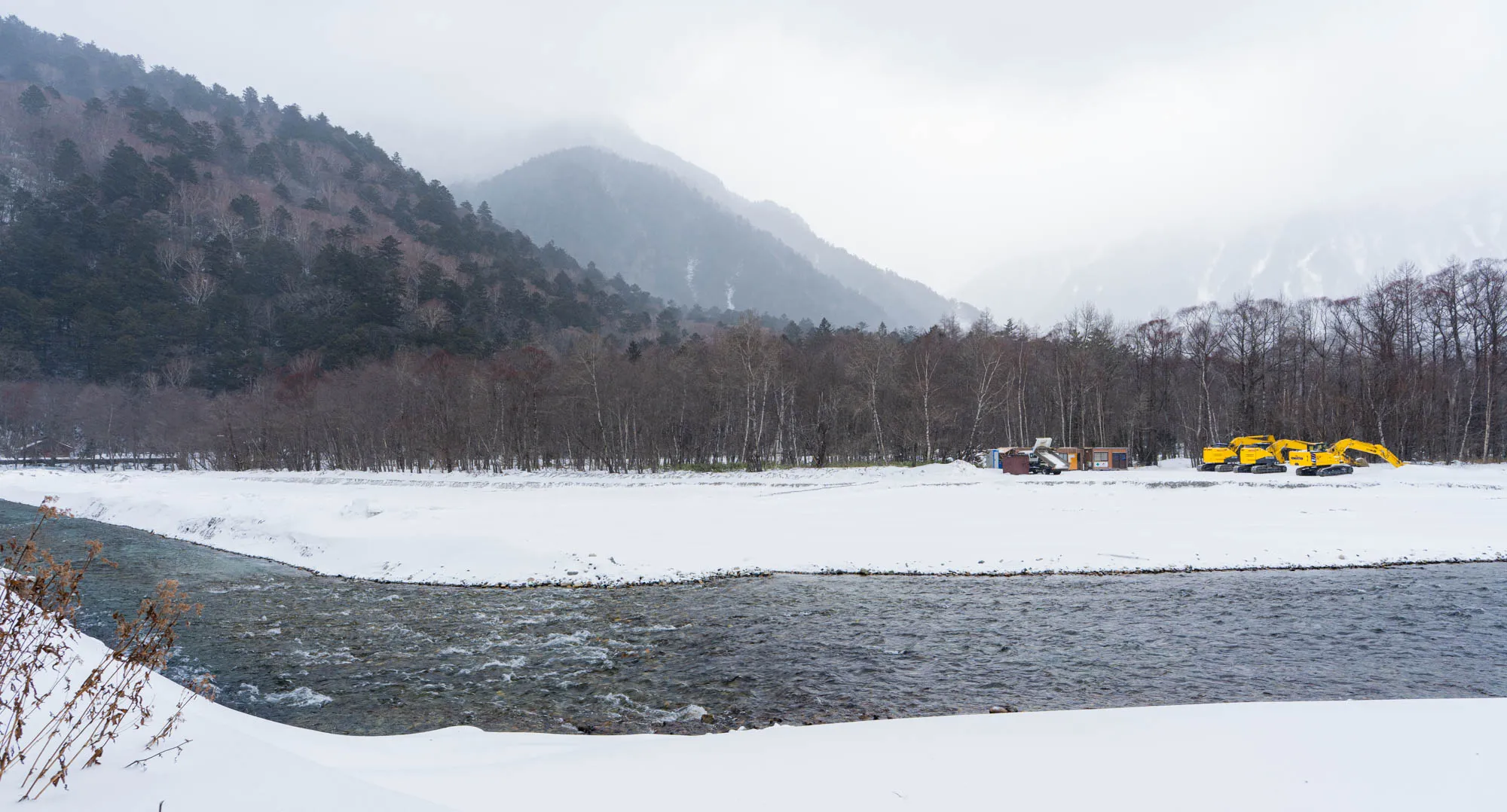 kamikochi winter azusa yellow tractors